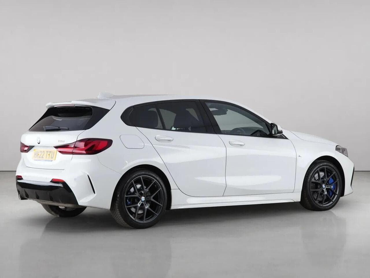 BMW 1 Series thumbnail Rear Right