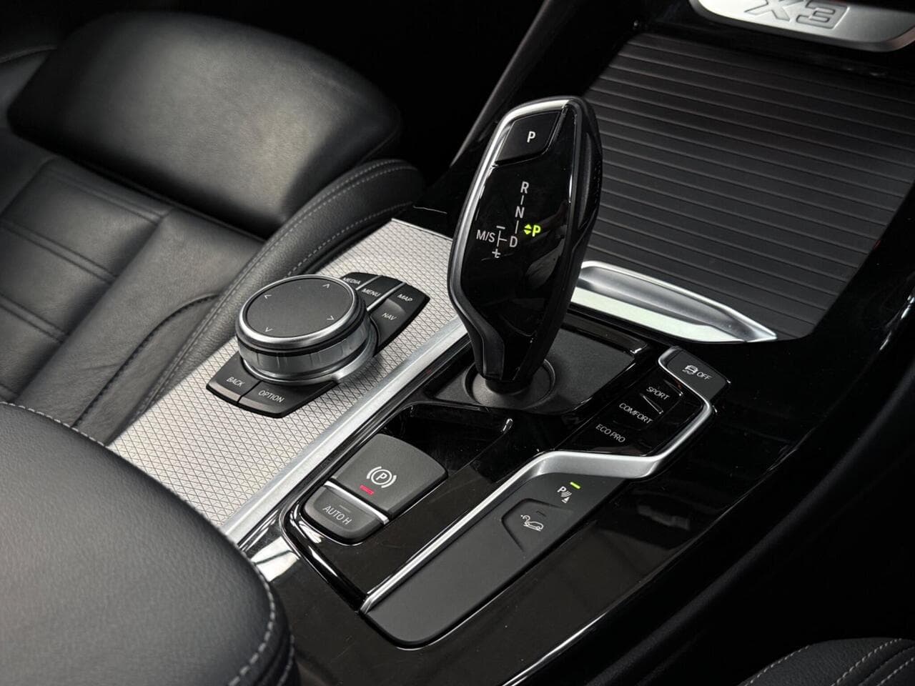 BMW X3 thumbnail Interior Front