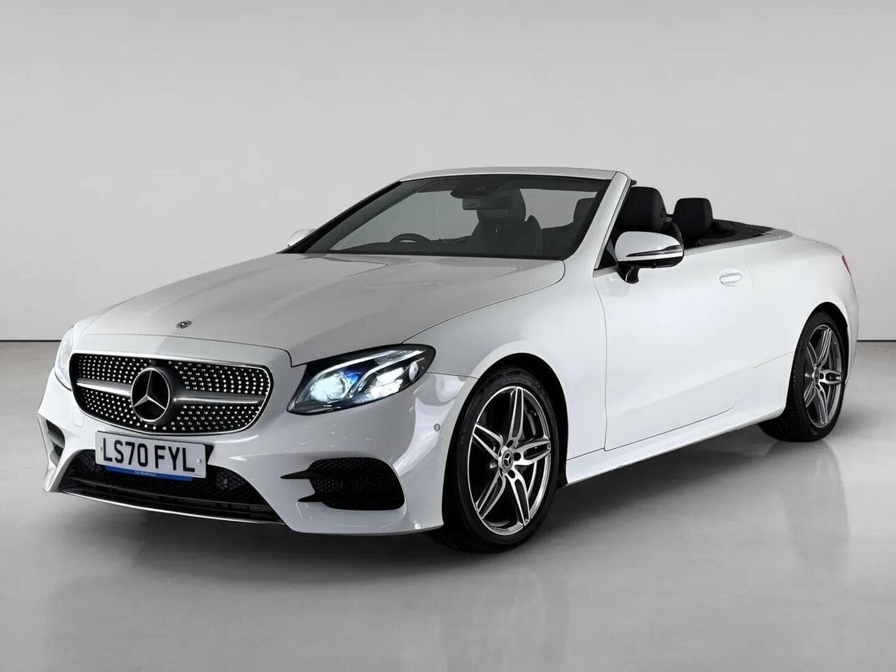Mercedes-Benz E Class thumbnail Front Left