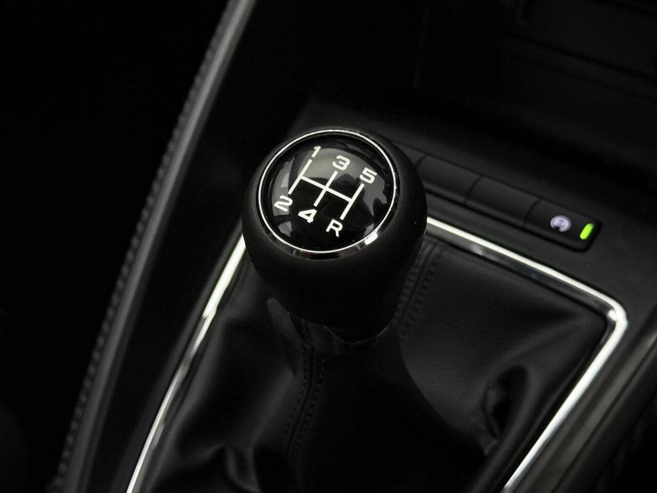 MG MG ZS thumbnail Misc Controls