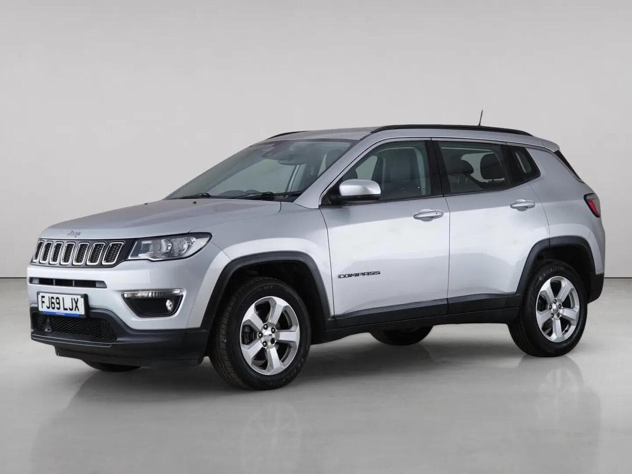 Jeep Compass thumbnail Front Left
