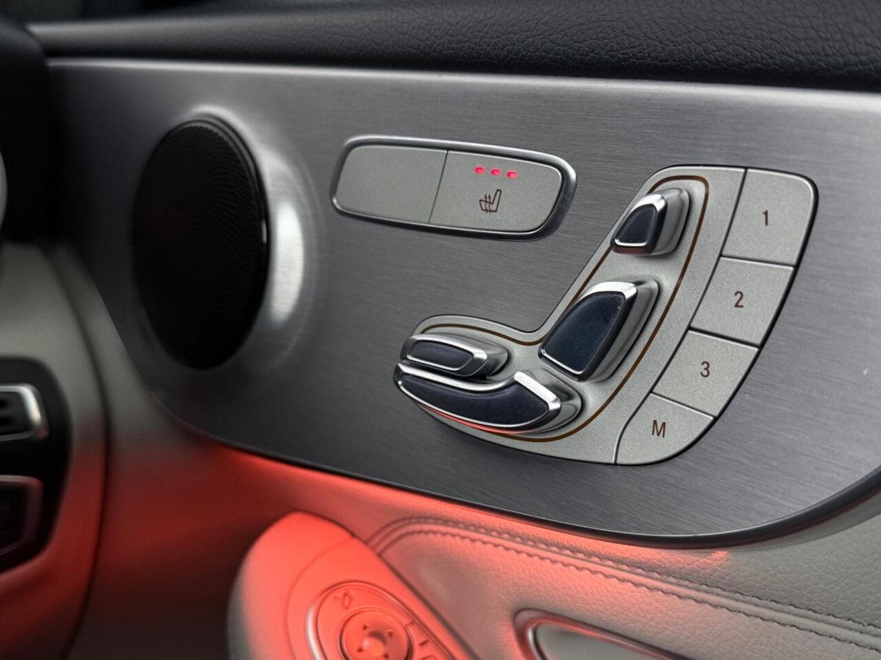 Mercedes-Benz C Class thumbnail Misc Controls