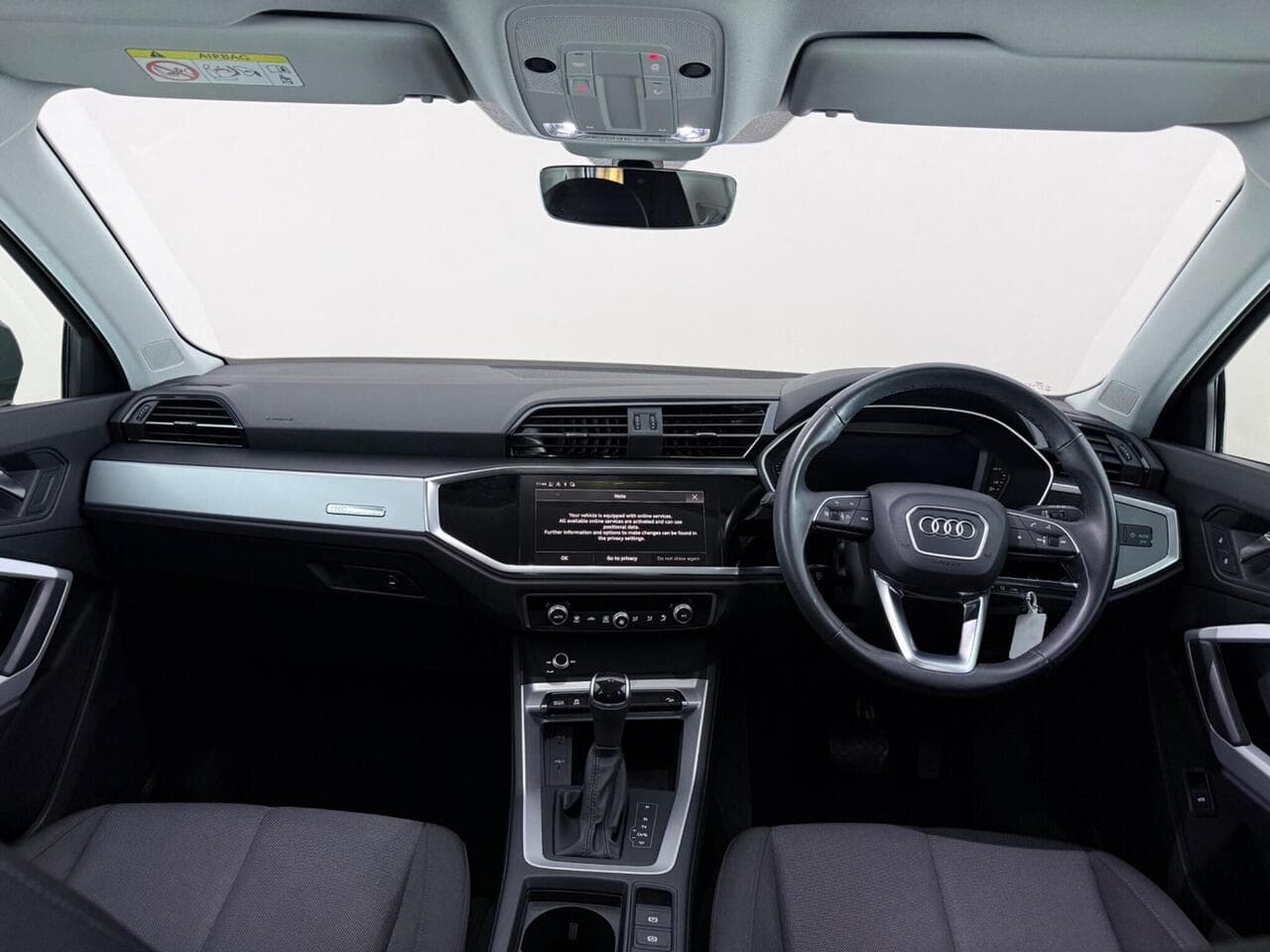 Audi Q3 thumbnail Interior Front