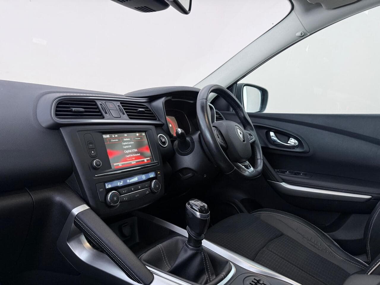 Renault Kadjar thumbnail Interior Front
