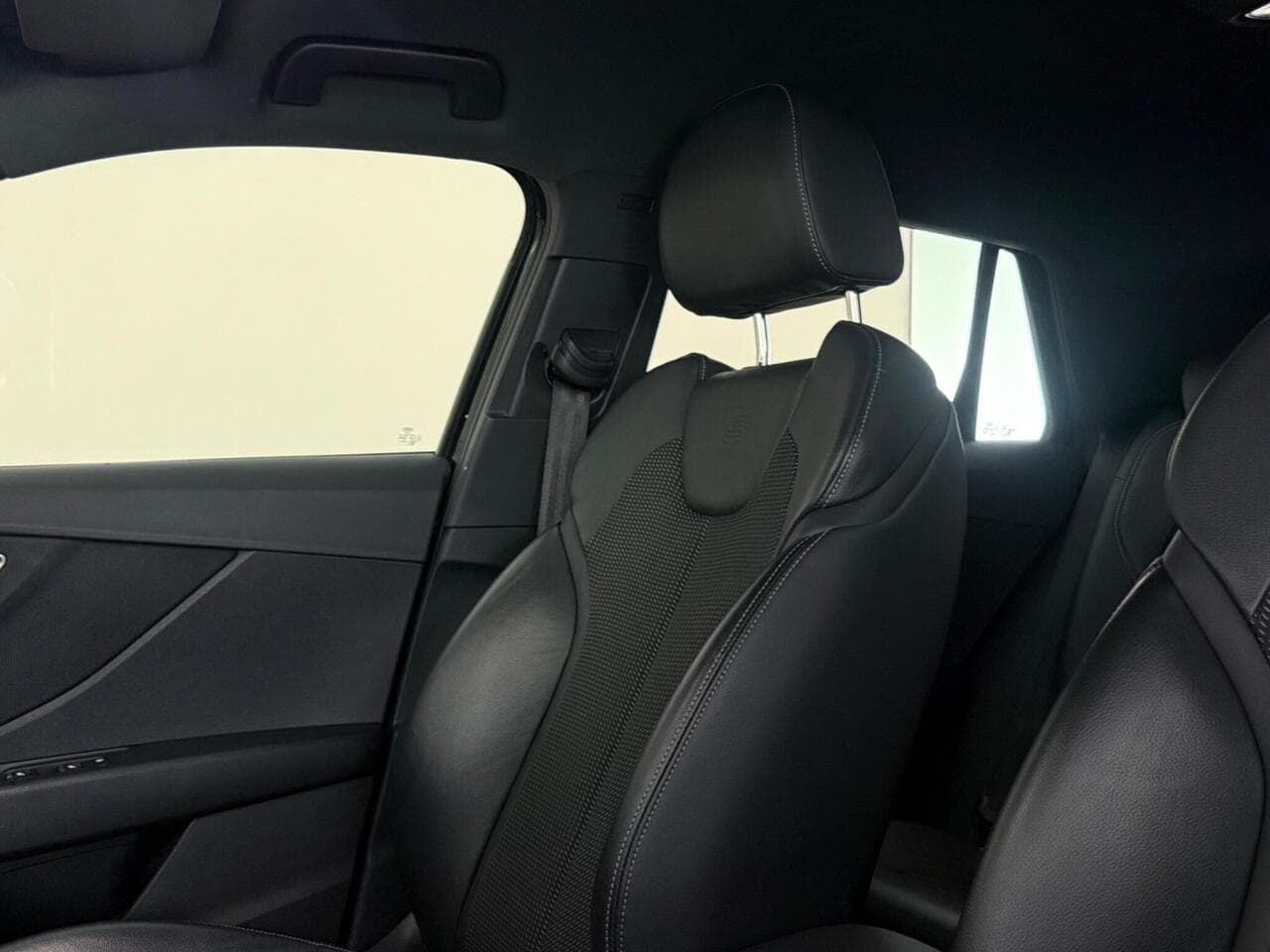 Audi Q2 thumbnail Seat Front Passenger