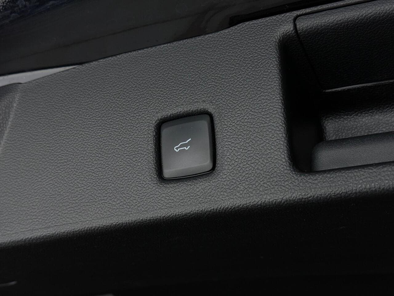 Ford Kuga thumbnail Misc Controls