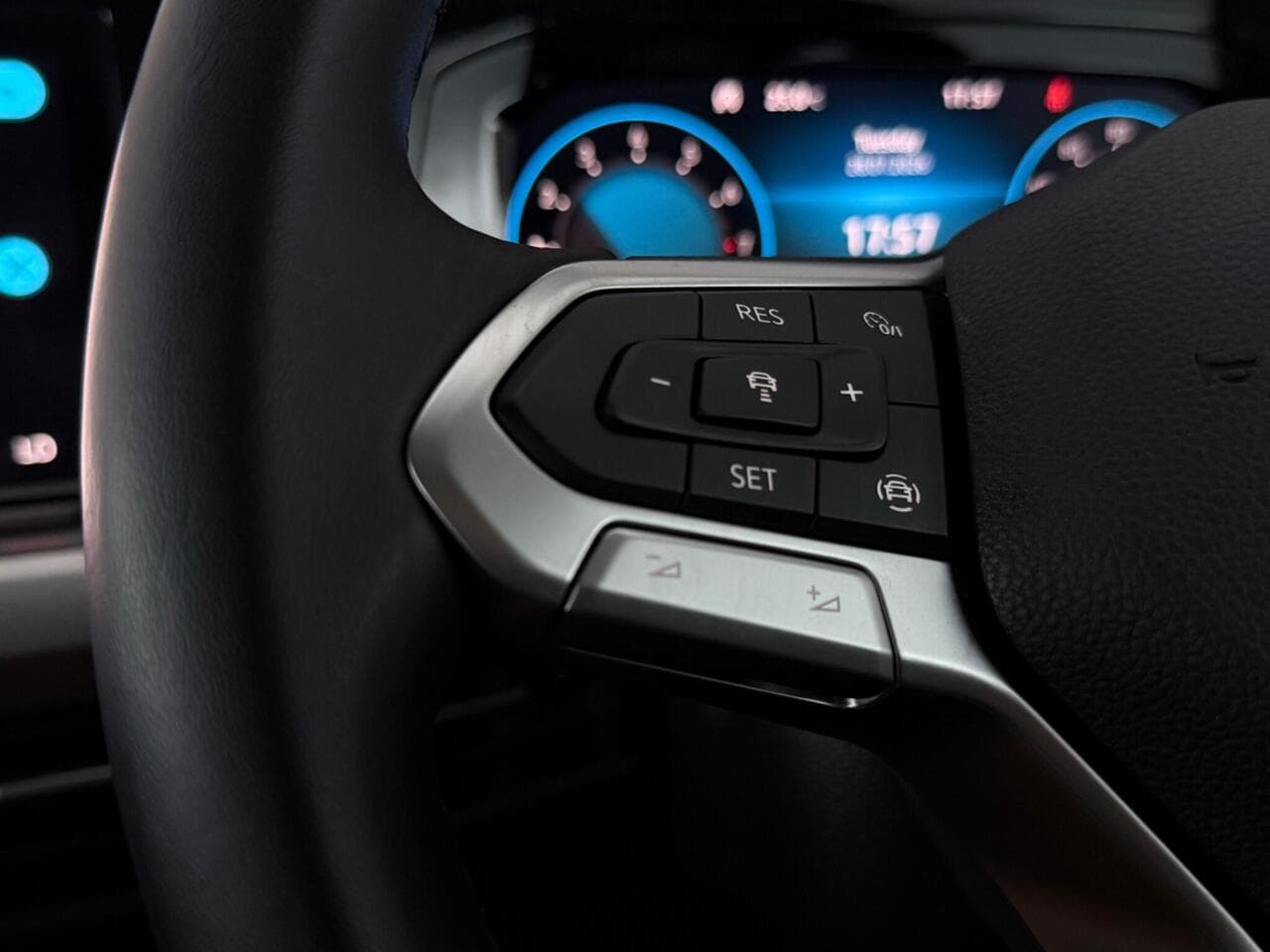 Volkswagen Golf thumbnail Misc Controls