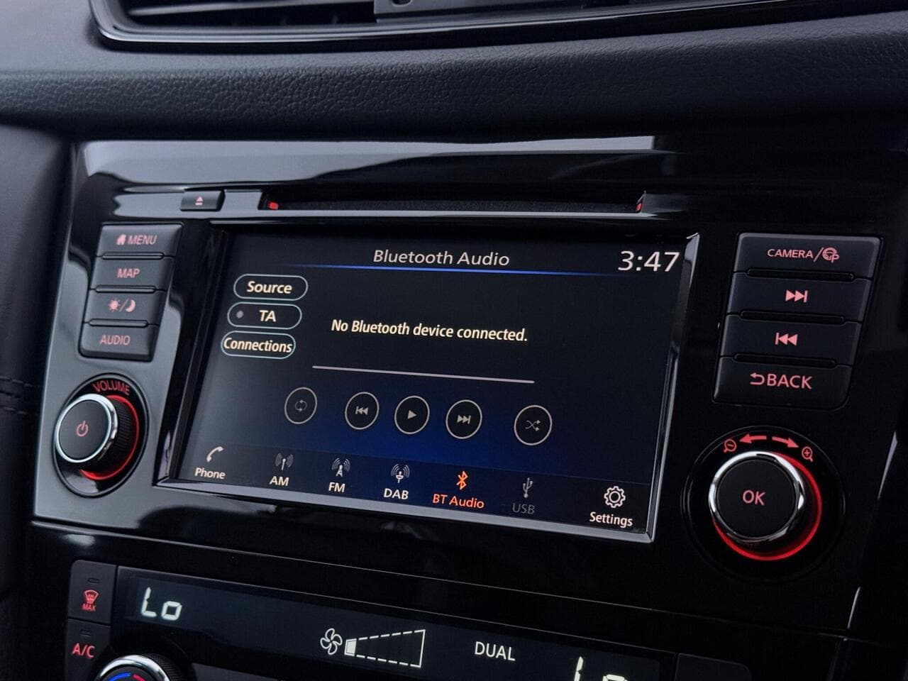 Nissan X-Trail thumbnail Infotainment System
