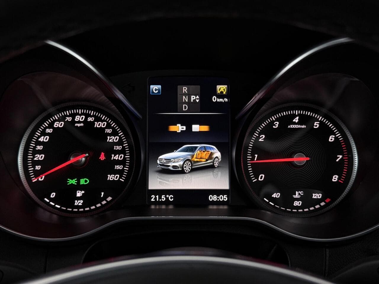 Mercedes-Benz C Class thumbnail Driver Instruments