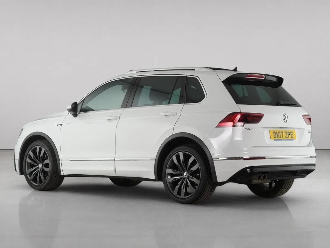 Volkswagen Tiguan thumbnail Rear Left
