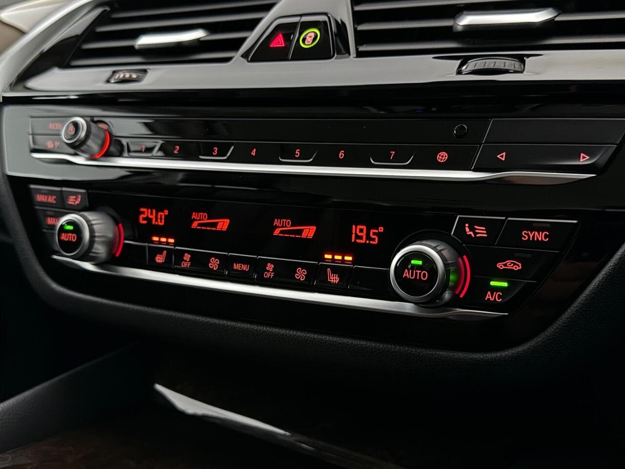 BMW 5 Series thumbnail Infotainment System