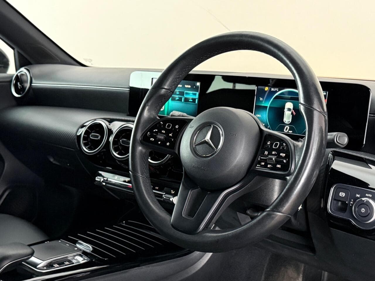 Mercedes-Benz A Class thumbnail Steering Wheel