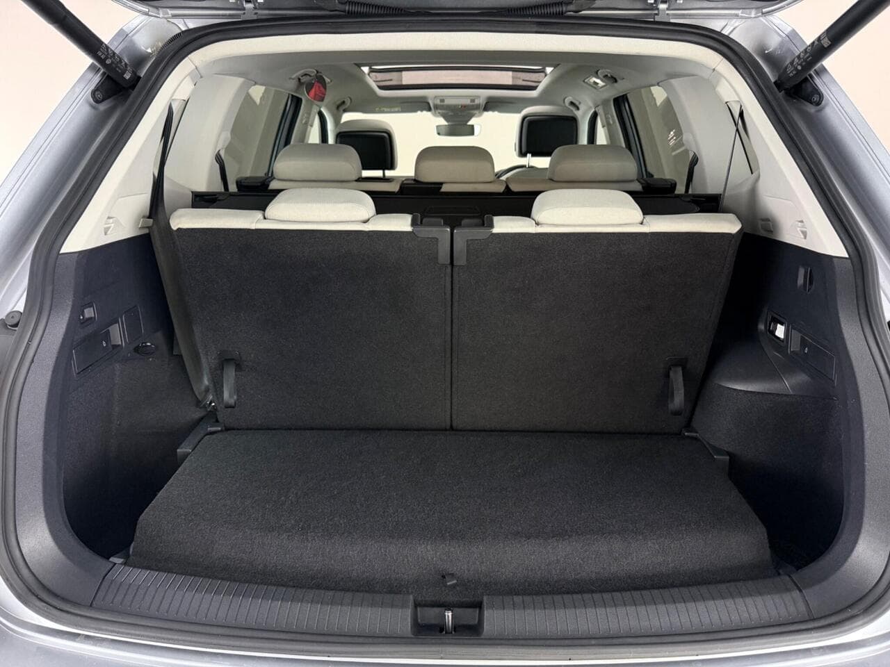 Volkswagen Tiguan Allspace thumbnail Boot