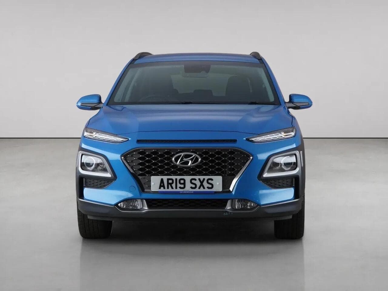 Hyundai KONA thumbnail Front