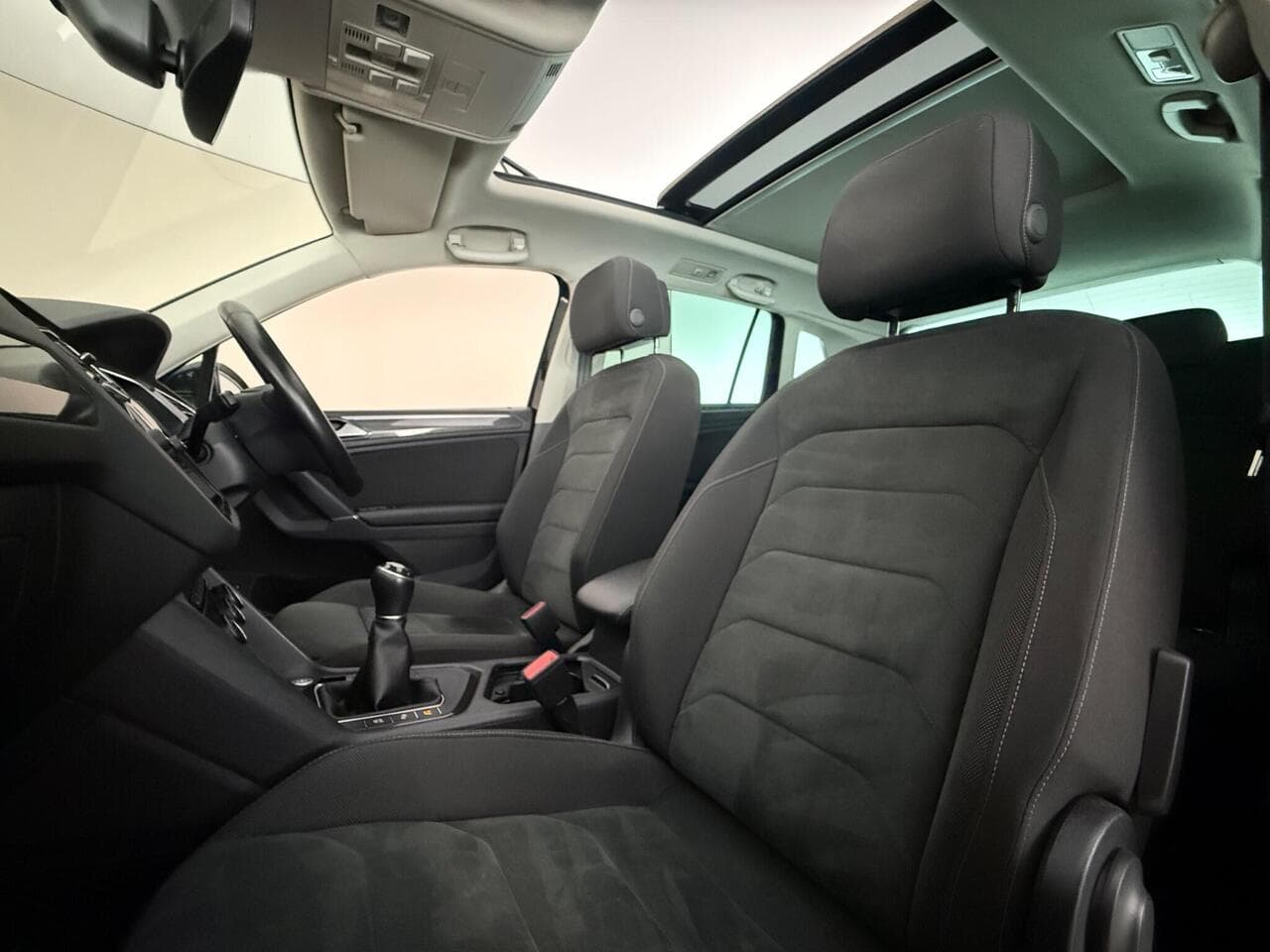 Volkswagen Tiguan thumbnail Seat Front Passenger