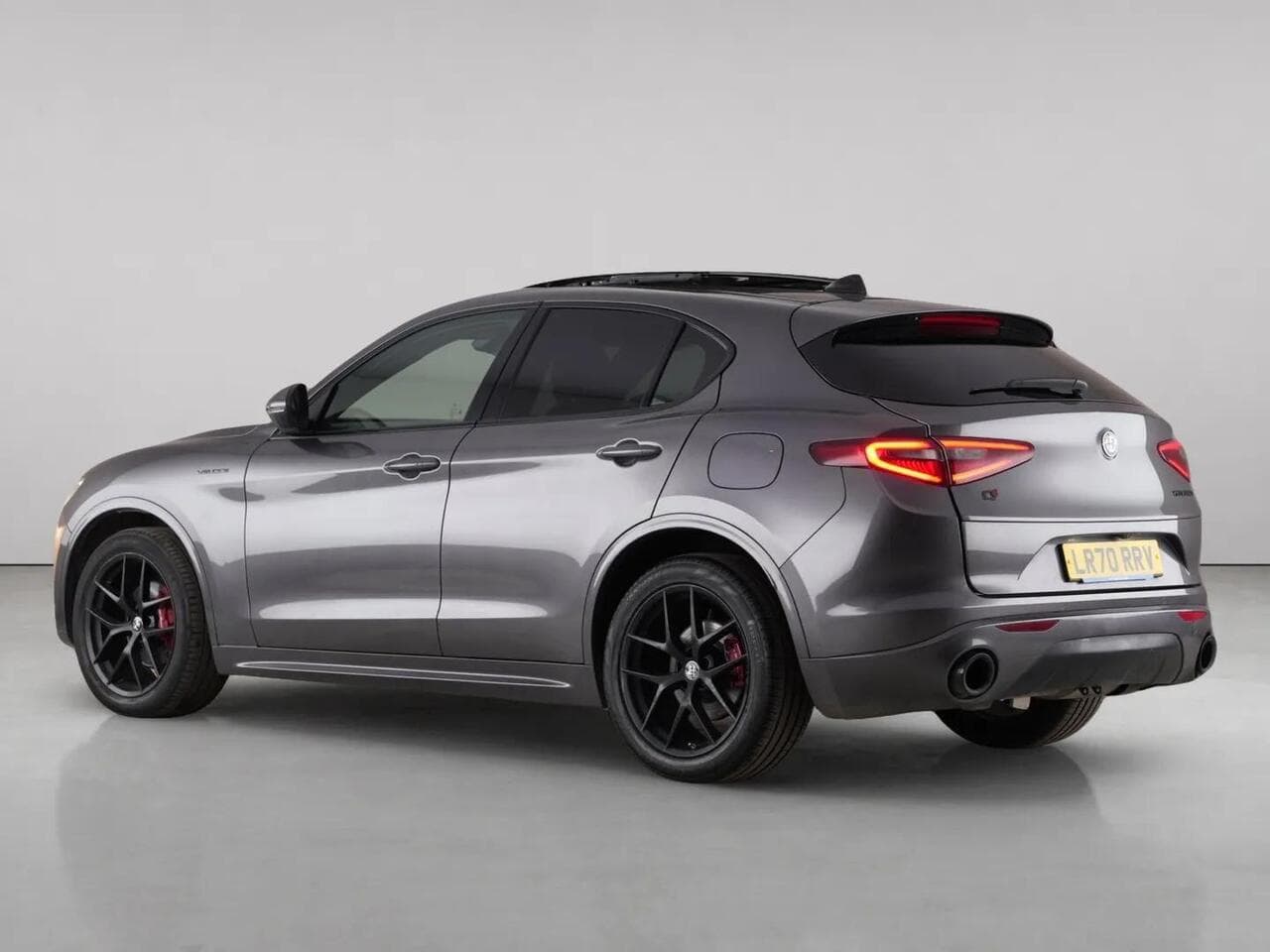 Alfa Romeo Stelvio thumbnail Rear Left