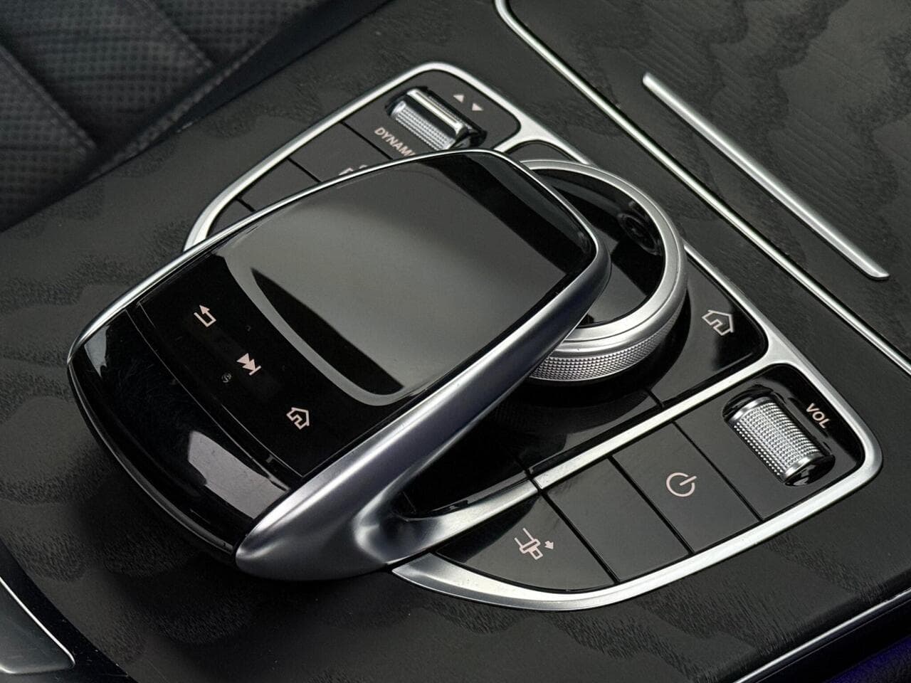 Mercedes-Benz C Class thumbnail Misc Controls