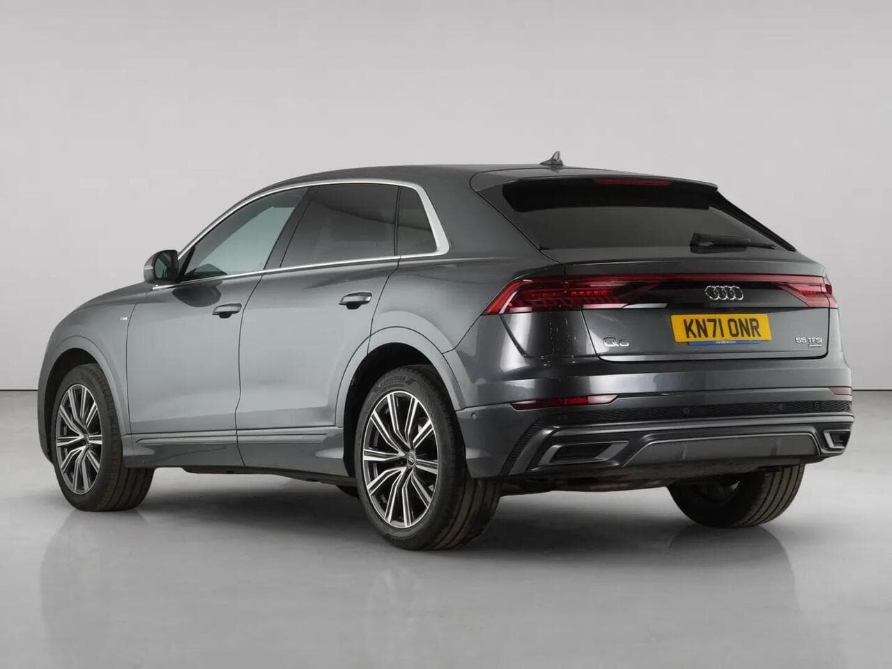 Audi Q8 thumbnail Rear Left