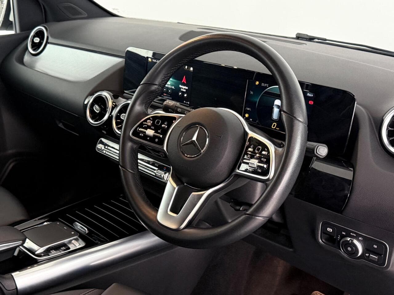 Mercedes-Benz B Class thumbnail Steering Wheel