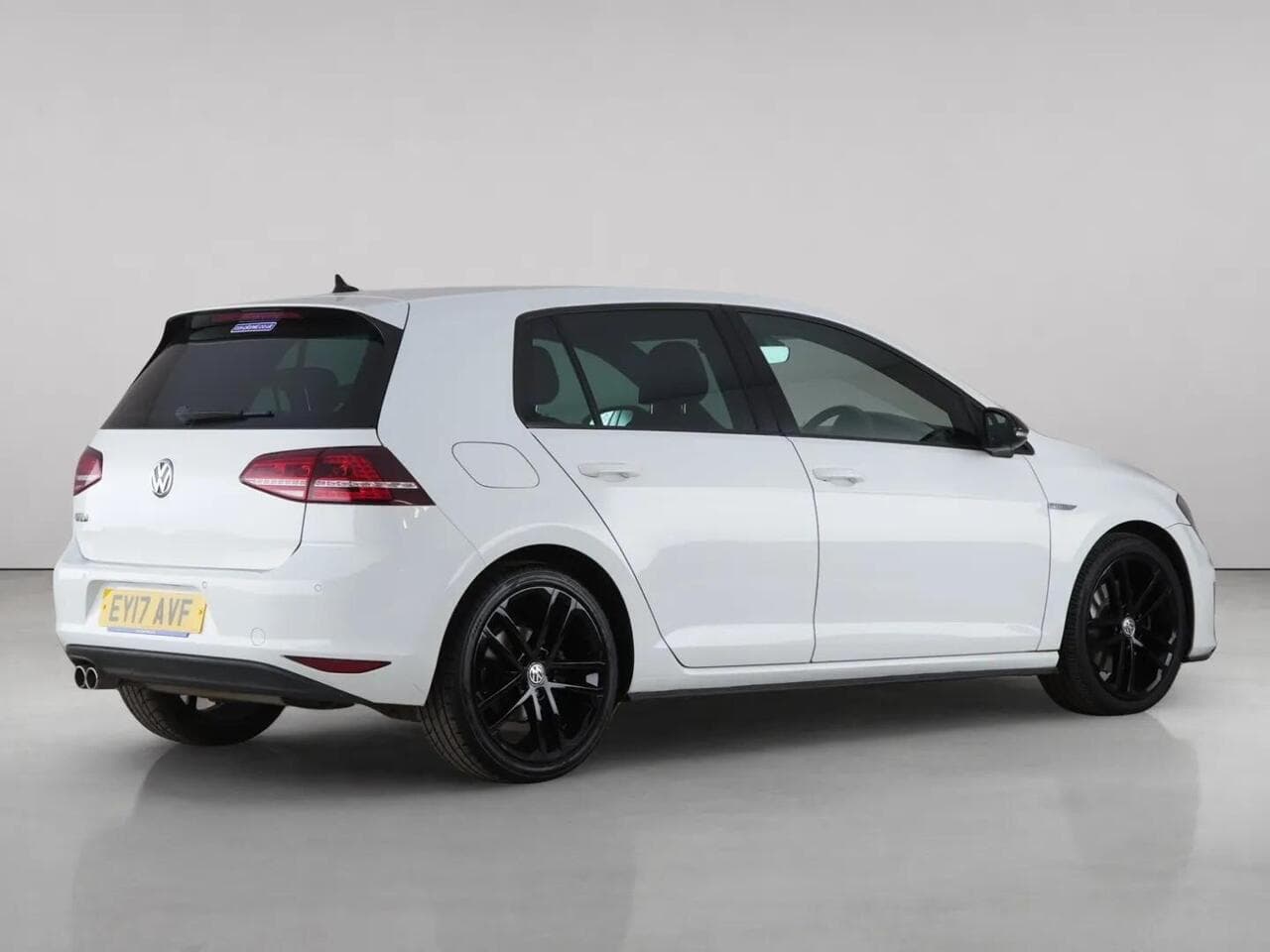 Volkswagen Golf thumbnail Rear Right