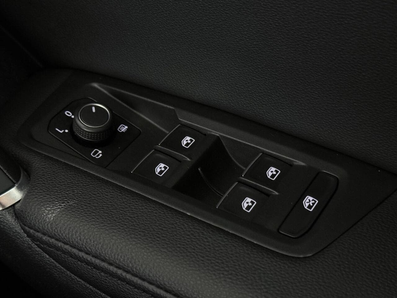 Volkswagen Touran thumbnail Misc Controls