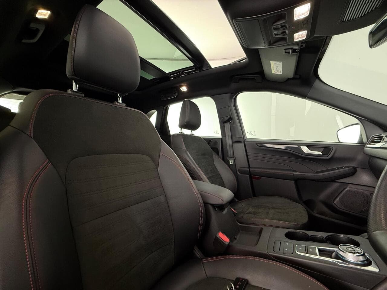 Ford Kuga thumbnail Seat Driver