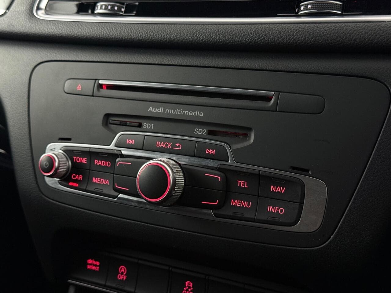 Audi Q3 thumbnail Misc Controls