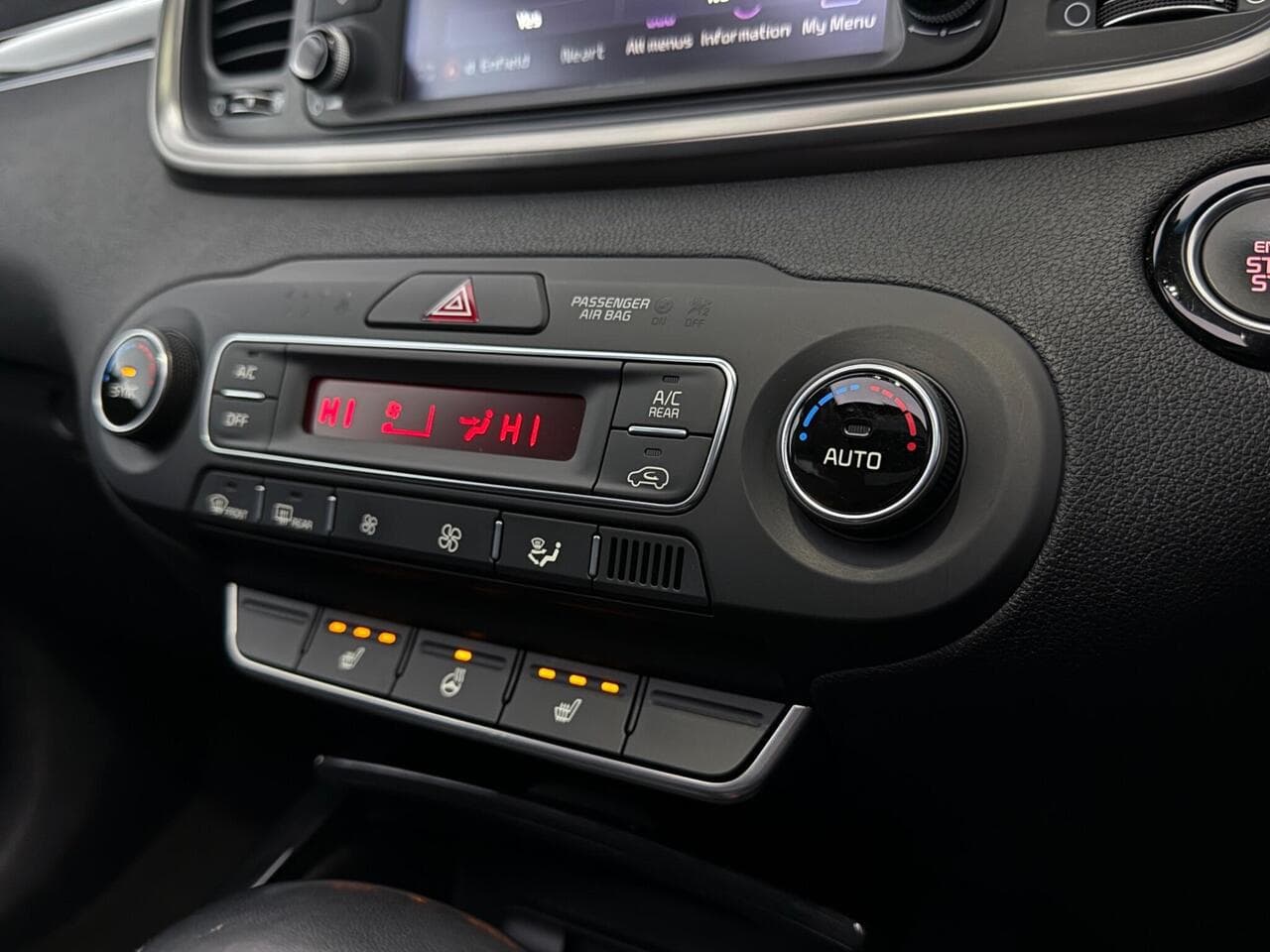 Kia Sorento thumbnail Infotainment System