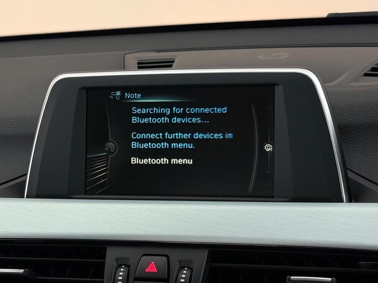 BMW X1 thumbnail Infotainment System