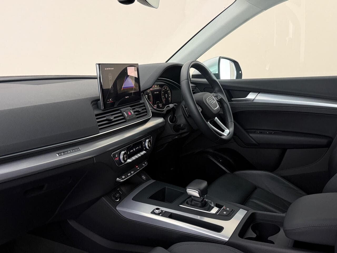 Audi Q5 thumbnail Interior Front