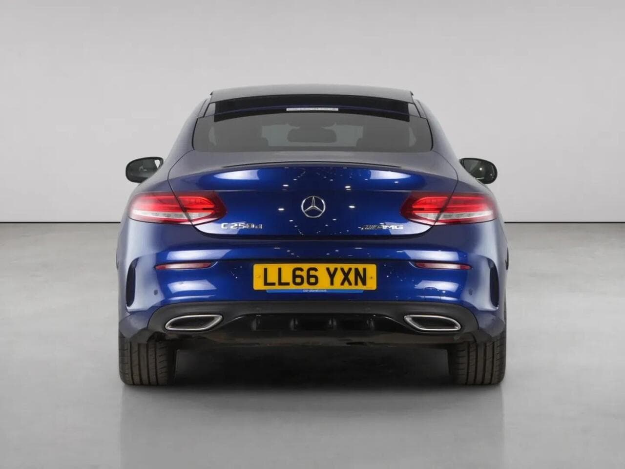 Mercedes-Benz C Class thumbnail Rear