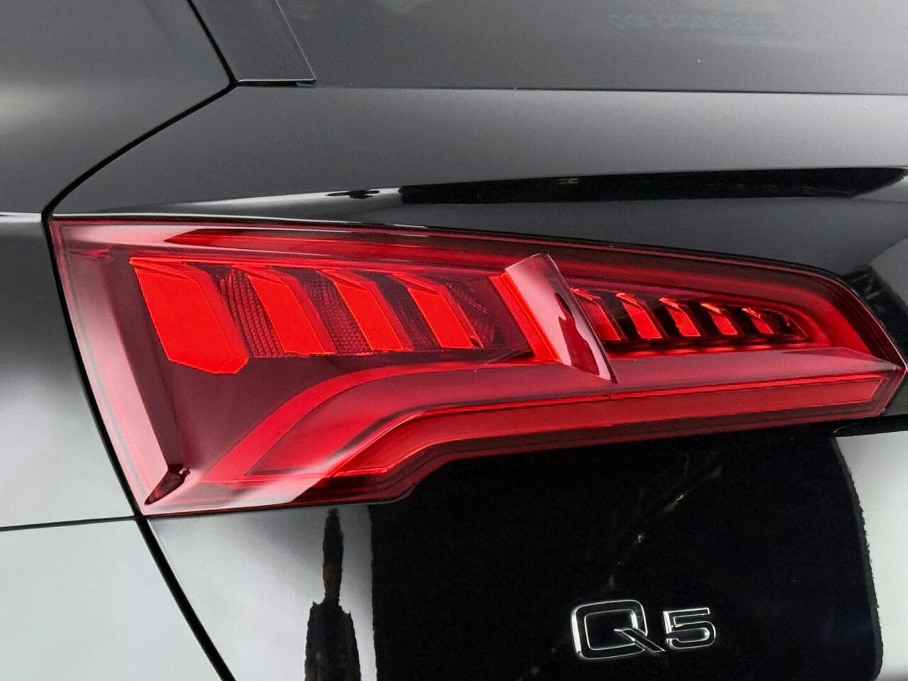 Audi Q5 thumbnail Lights Rear