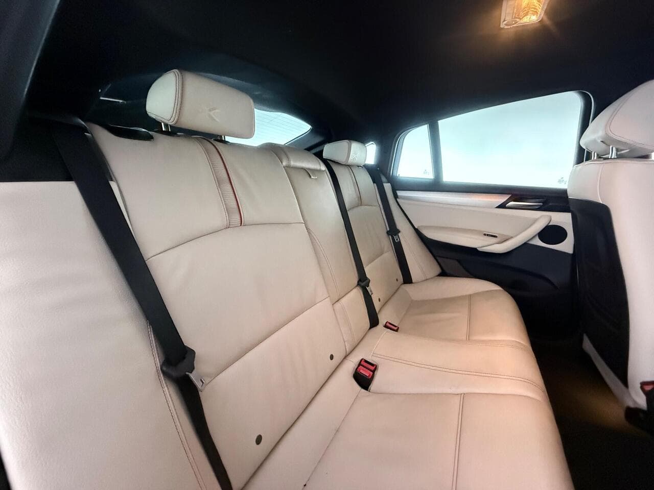 BMW X4 thumbnail Seats Rear