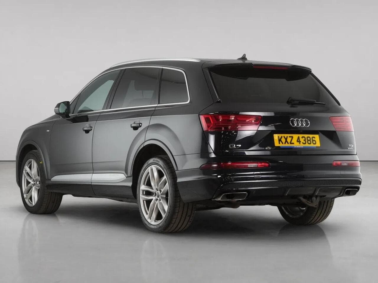 Audi Q7 thumbnail Rear Left