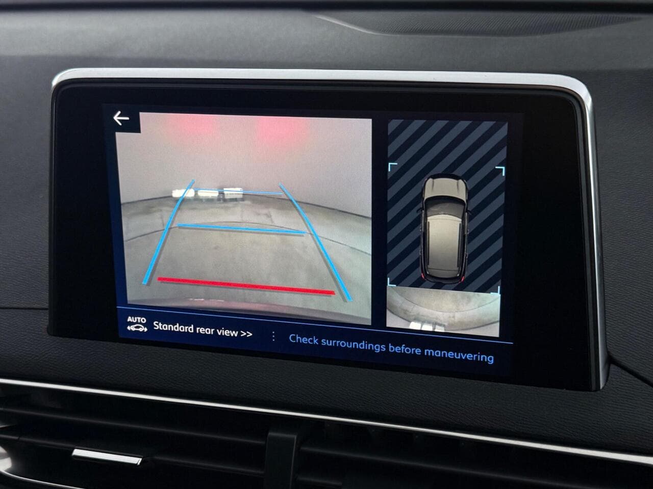 Peugeot 3008 thumbnail Infotainment System