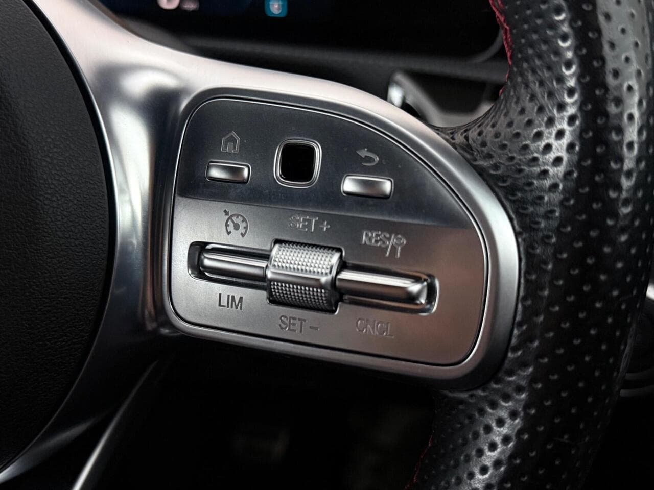 Mercedes-Benz A Class thumbnail Misc Controls