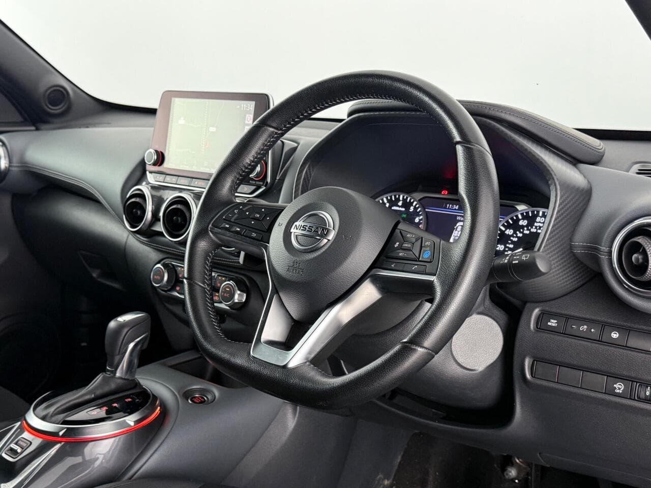 Nissan Juke thumbnail Interior Front