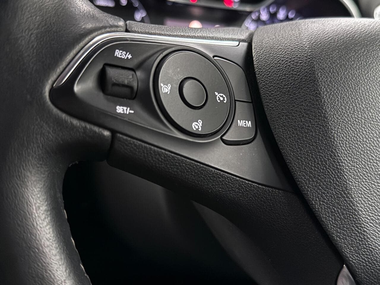 Vauxhall Grandland X thumbnail Misc Controls