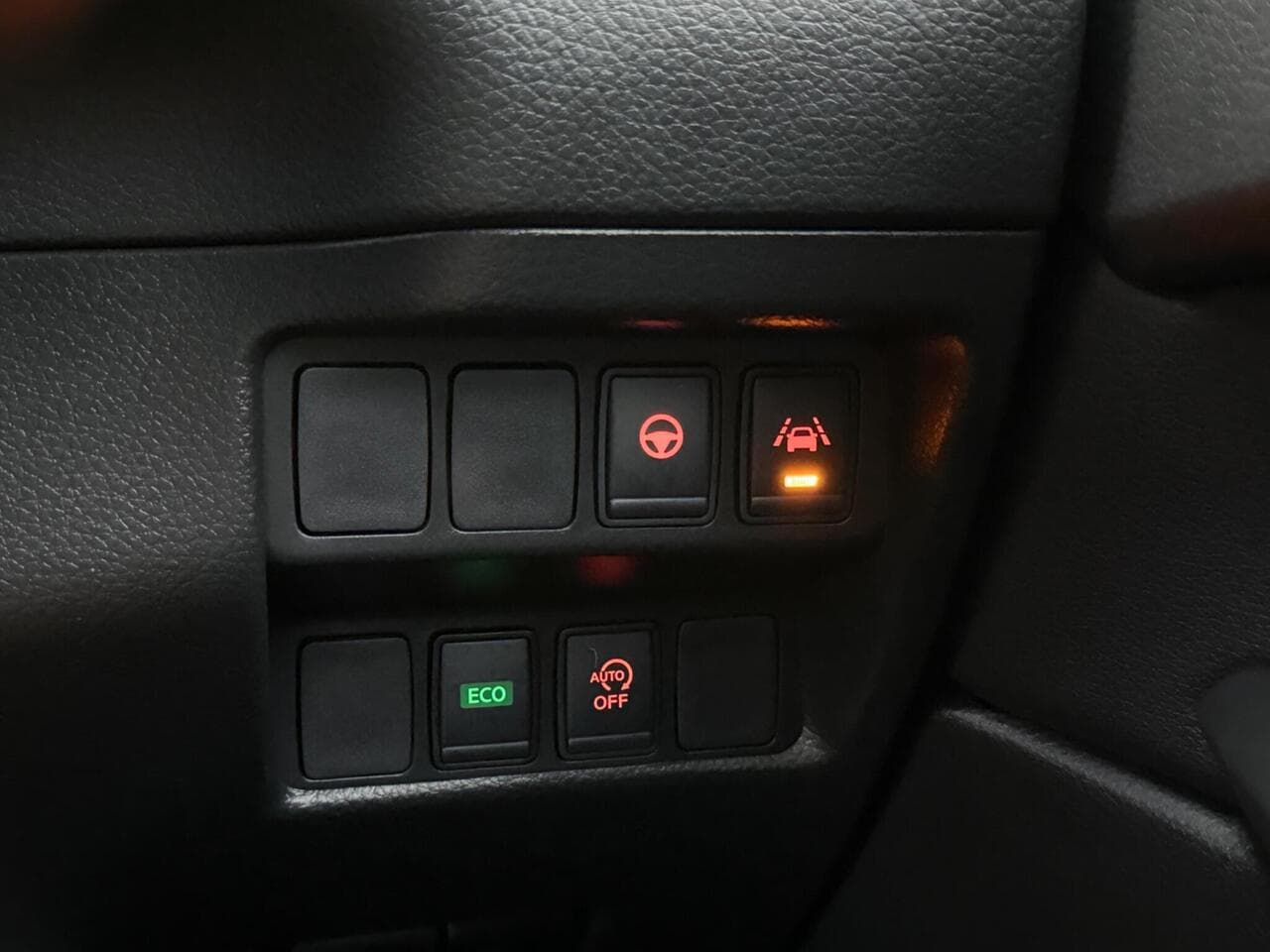 Nissan Qashqai thumbnail Misc Controls
