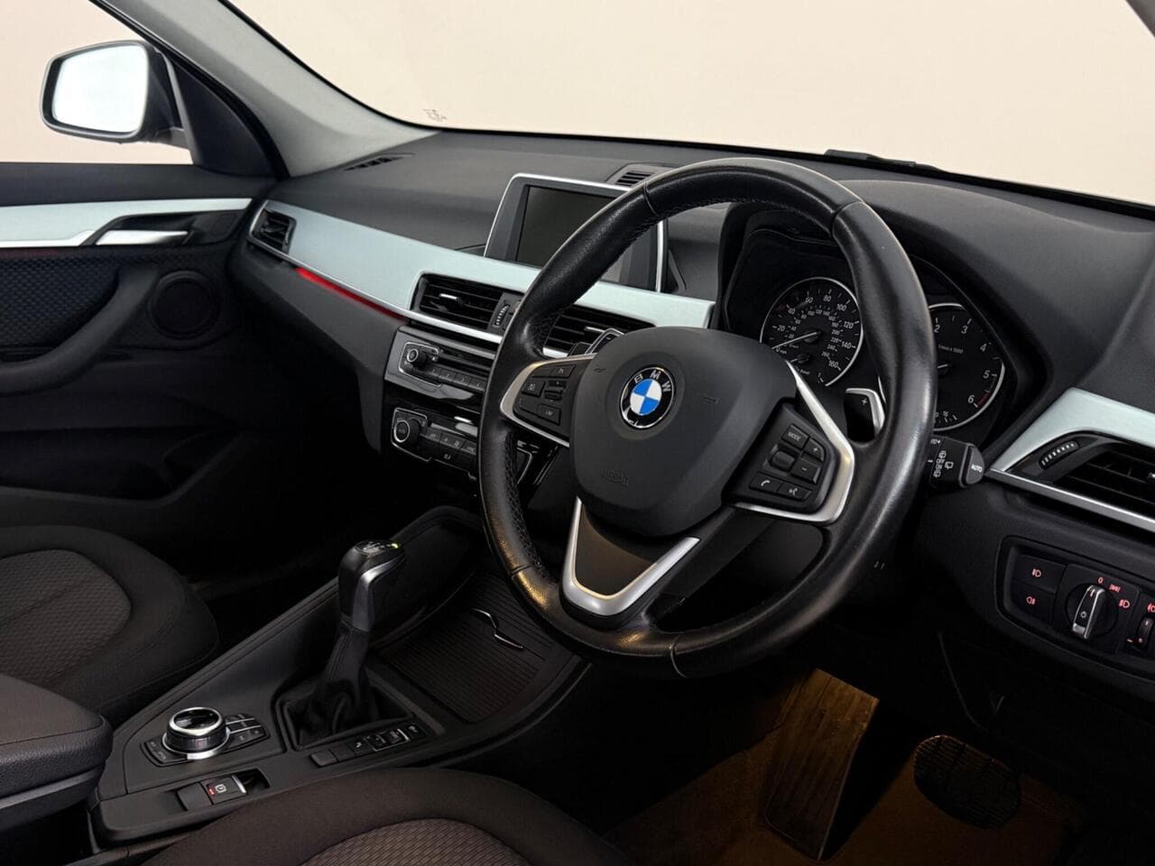 BMW X1 thumbnail Interior Front