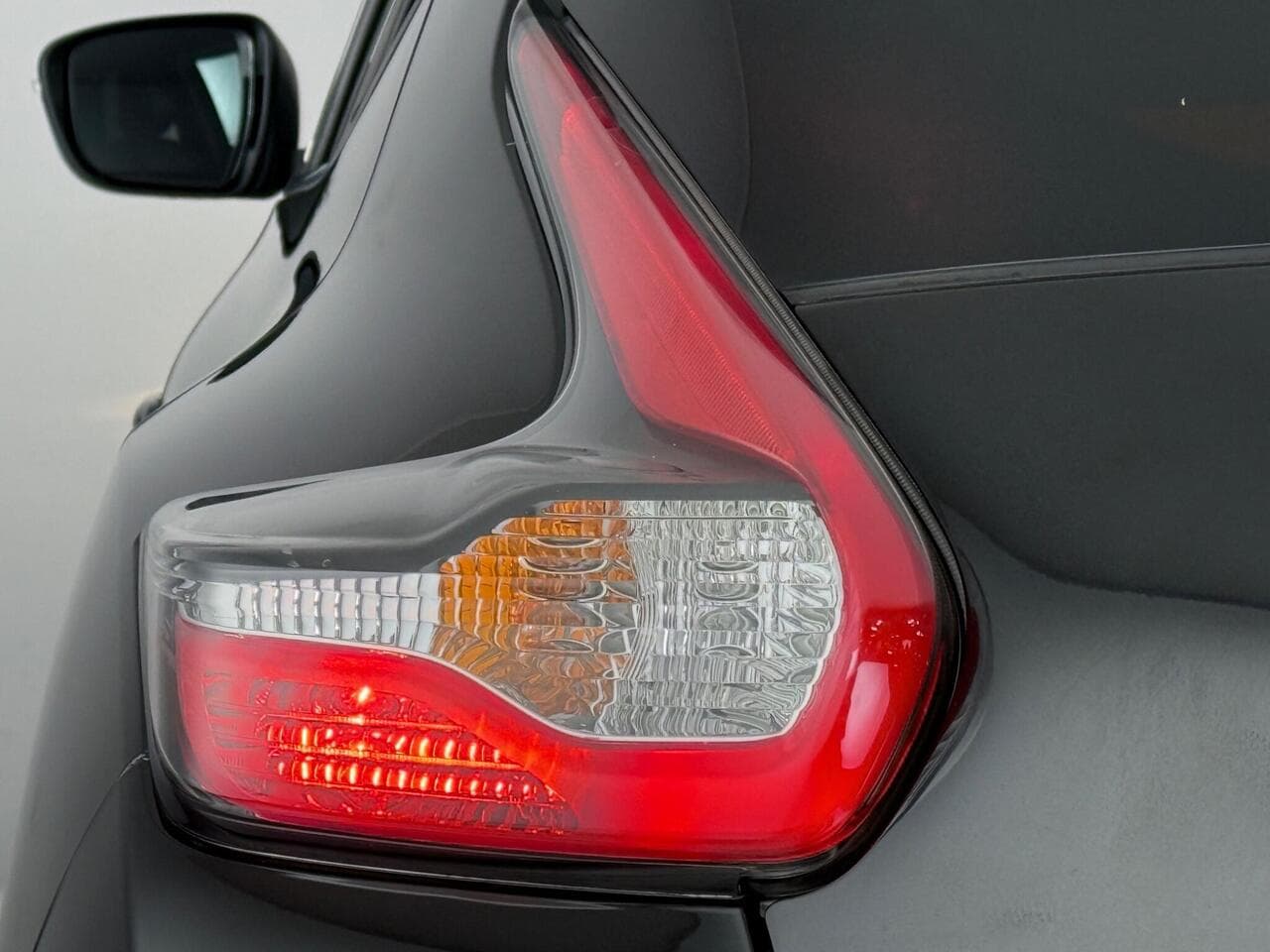 Nissan Juke thumbnail Lights Rear