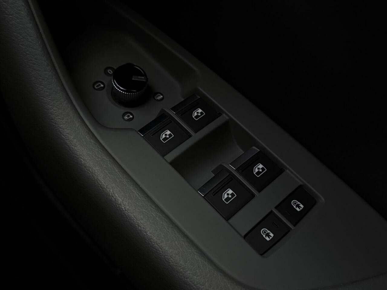 Audi A6 Saloon thumbnail Misc Controls