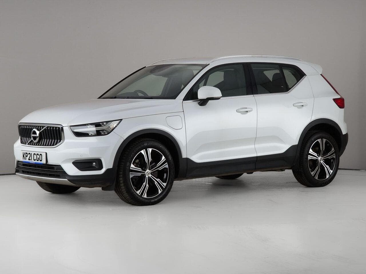 Volvo XC40 thumbnail Front Left