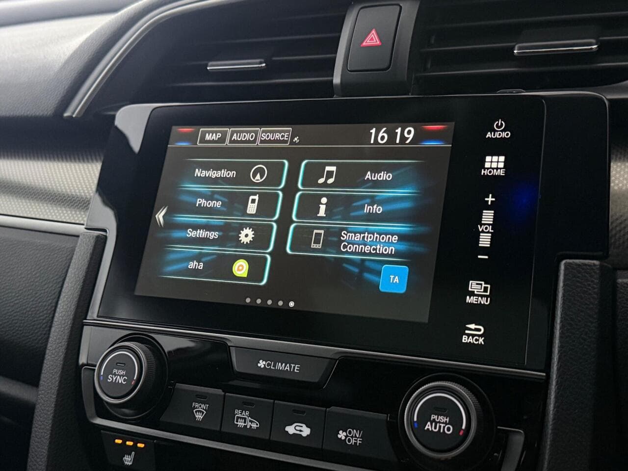Honda Civic thumbnail Infotainment System