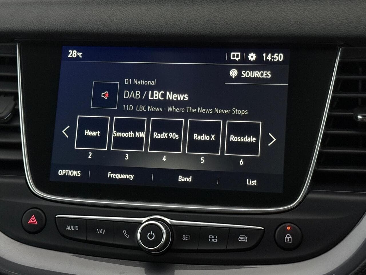Vauxhall Grandland X thumbnail Infotainment System