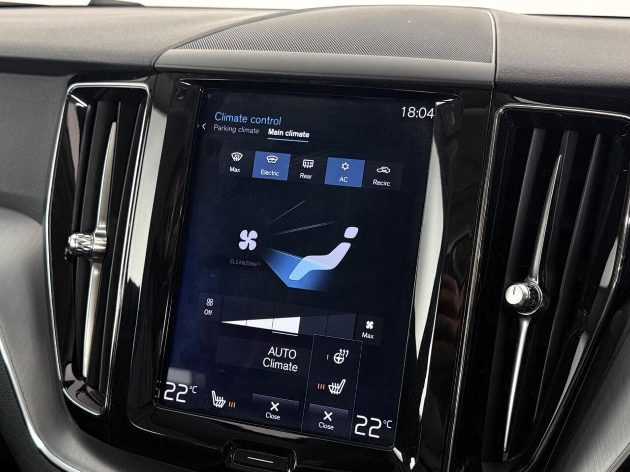 Volvo XC60 thumbnail Infotainment System