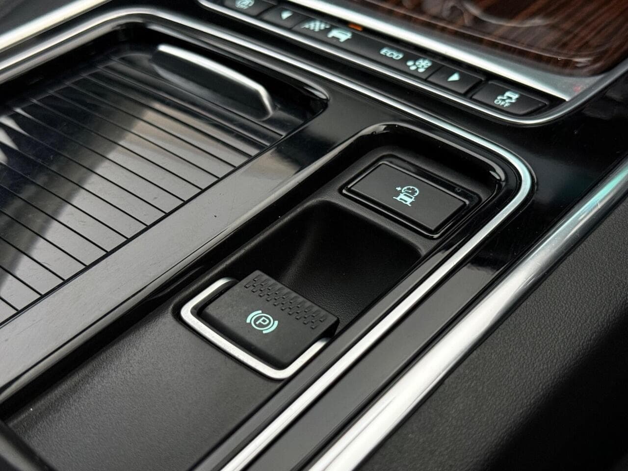 Jaguar XF thumbnail Misc Controls