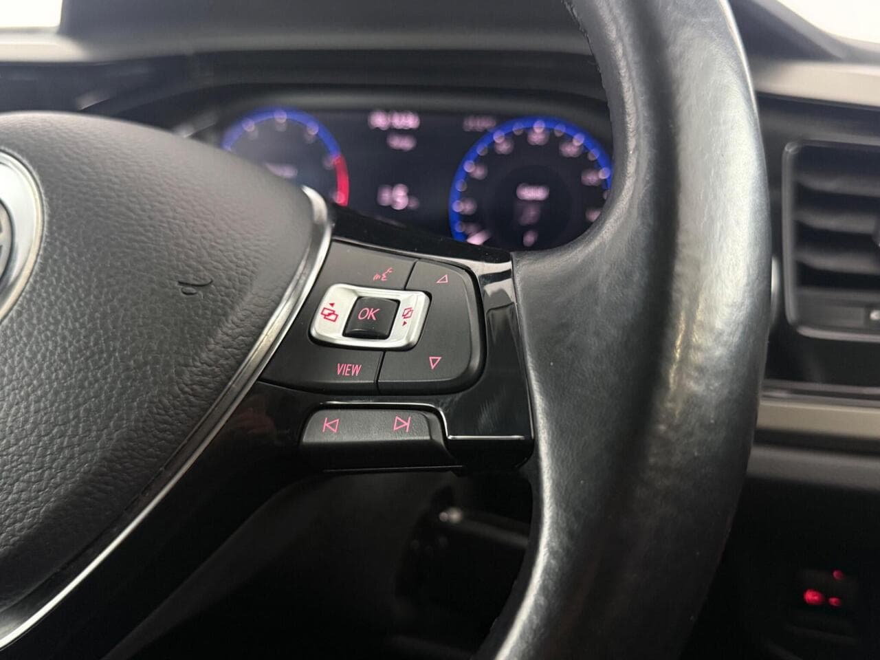 Volkswagen Polo thumbnail Misc Controls