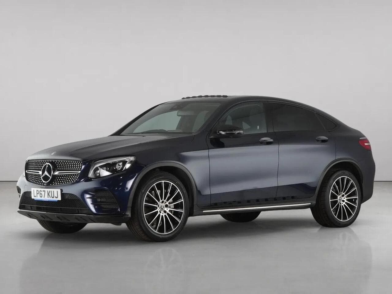 Mercedes-Benz GLC thumbnail Front Left