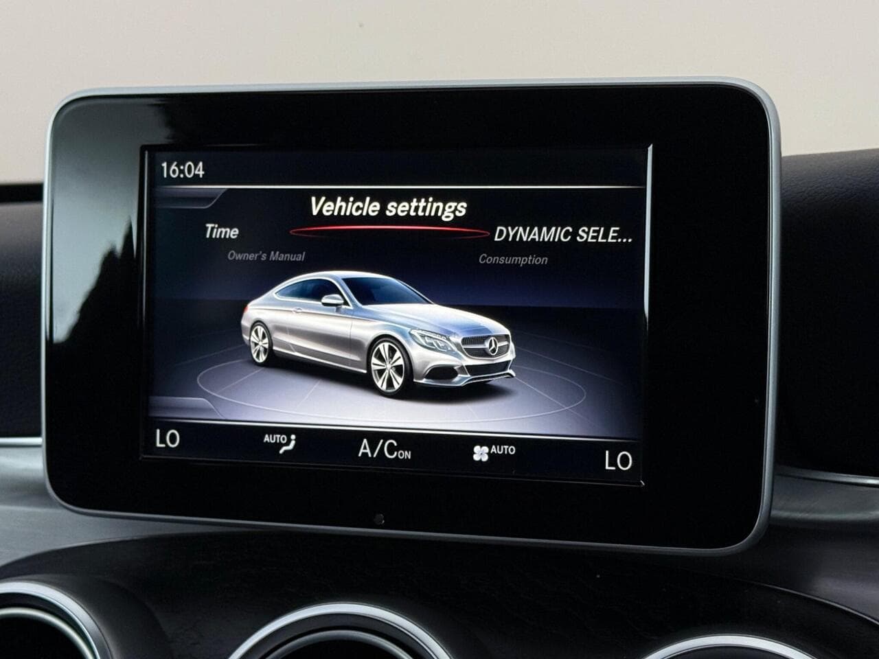 Mercedes-Benz C Class thumbnail Infotainment System